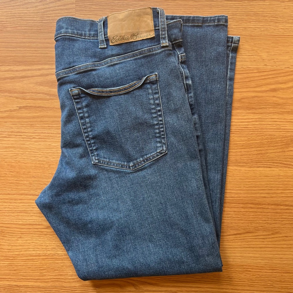 Eddie Bauer Mens Straight Leg Jeans Medium Wash Denim Blue Pants 38x29 38 x 29